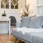 Apartament Guestready - Rustic Urban Retreat *